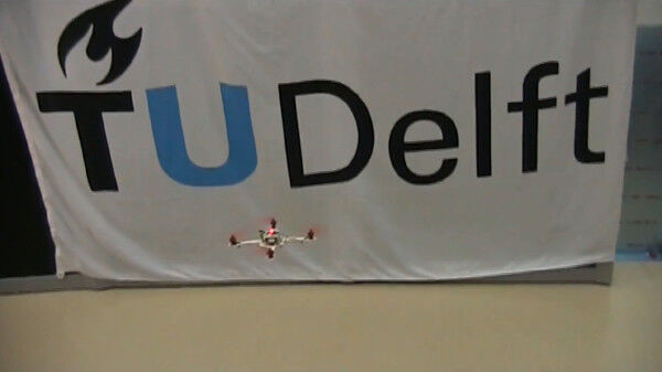 Lisa/S: Der kleinste Autopilot der Welt für Flugdrohnen ermöglicht extrem kompakte Mini-Drohnen, die länger in der Luft bleiben und Nutzlasten wie Kameras transportieren können (TU Delft)