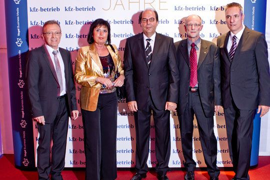 Franz Fenn (Vogel Business Media), Gabriele Radke (ExxonMobil), Ernst Haack (Vogel Business Media), Uwe Conrad (Smart Center Saarbrücken), Wolfgang Michel (Vogel Business Media) (Archiv: Vogel Business Media)