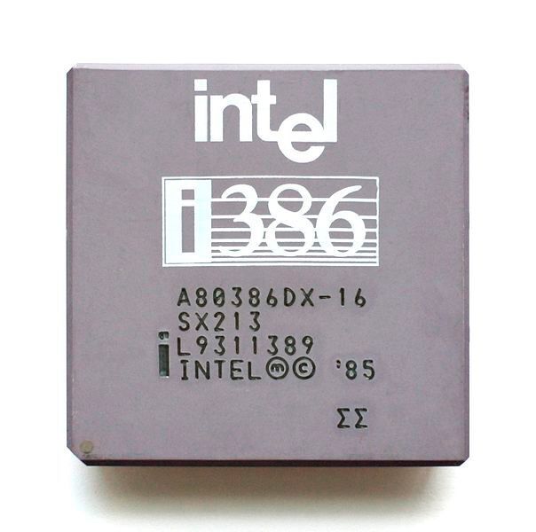 Mit dem 80386-Prozessor war es Intel 1985 gelungen, die Datenbandbreite seiner x86-Architektur von 16 auf 32 Bit zu erweitern, ohne dabei die Kompatibilität zum bestehenden Adresssatz aufzugeben.