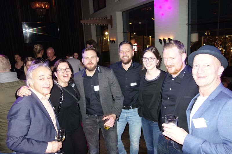 Diese Tanzgruppe hat den Dreh raus. (Bild: IT-BUSINESS)