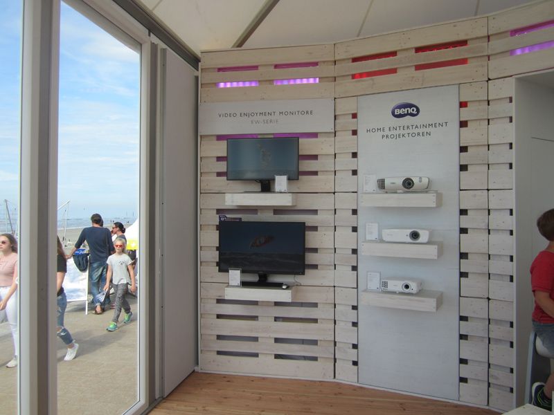 Der BenQ Pavillion auf dem Festivalgelände von innen (IT-BUSINESS)