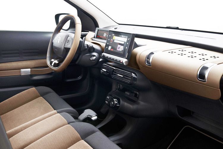 Beim Infotainment gibt der C4 Cactus ganz den Neuzeit-Kandidaten. Das Bediensystem entstammt der aktuellen PSA-Generation mit knöpfchenreduzierter Struktur. (Foto: Citroën)