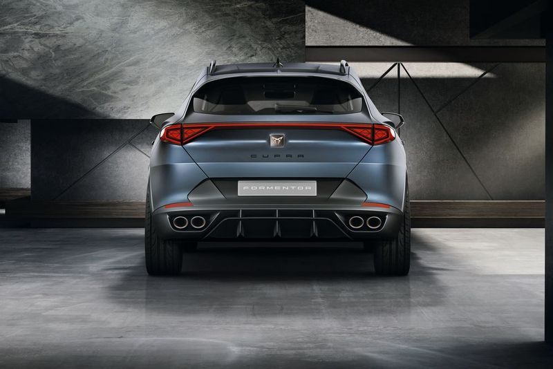 Das Lichtkonzept soll die unverwechselbare Optik des Fahrzeughecks unterstreichen. (Seat)