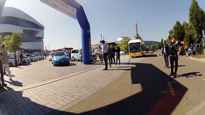 Impressionen von der weltweit größten Elektromobil-Parade in Stuttgart mit 507 Fahrzeugen (Zero Race GmbH)