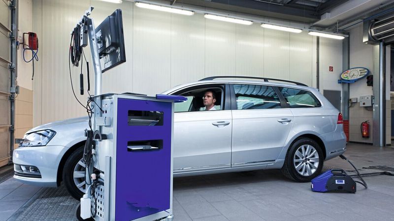 Die Softwareversion Netman 5 soll Werkstattbetreiber bei ihrer Überwachungspflicht entlasten sowie einen vorausschauenden und somit präzise planbaren Geräteservice ermöglichen. Die Softwareversion Netman 5 soll Werkstattbetreiber bei ihrer Überwachungspflicht entlasten sowie einen vorausschauenden und somit präzise planbaren Geräteservice ermöglichen.