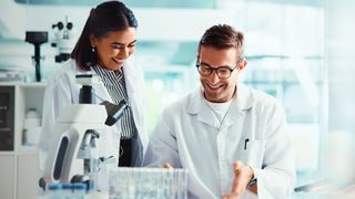 Daten sind das „neue Gold“ – sowohl in der Wirtschaft als auch im Gesundheitswesen.  „Zukunftslabor Gesundheit“ hat es sich zur Aufgabe gemacht, Antworten auf die Frage zu finden, wie sich Gesundheitsdaten zielgerichtet modellieren und austauschen lassen. (Bild: © peopleimages.com – stock.adobe.com)