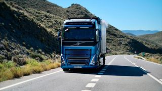 Volvo Trucks will im Jahr 2026 erste Lkw mit Wasserstoff-Verbrennungsmotor an Kunden geben. (Bild: Volvo Trucks)