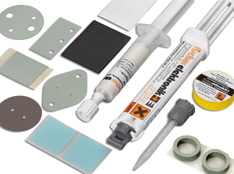 Bild 2: Verschiedenartige Wärmeleitmaterialien reduzieren Wärmeübergangswiderstände. (Bild: Fischer)