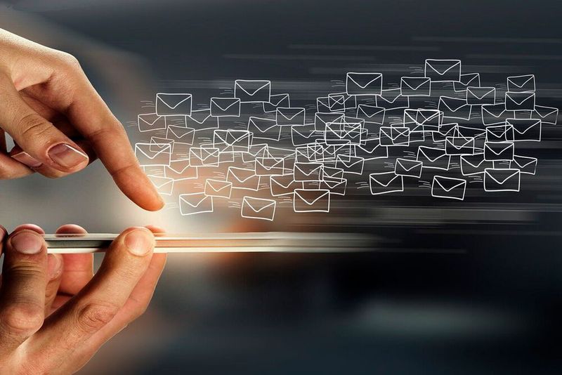 Verwenden Sie die aktiven Funktionen der Premiummitgliedschaft wie das Schreiben von In-Mails, um Personen kontaktieren zu können, mit denen Sie noch nicht über die Plattform verbunden sind. (Bild: gemeinfrei)