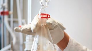 Das entwickelte katalytische Reaktionssystem basiert auf einer von einem Nukleophil unterstützten Dehydratisierung, von den Forschern kurz als Nada — Nucleophile Assisted Dehydration to Acrylates bezeichnet. (Symbolbild) (FNR)