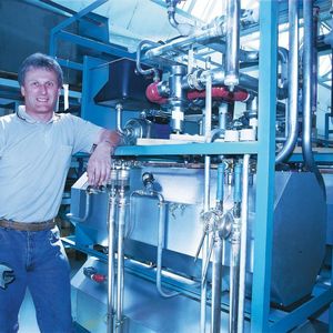 Alle Komponenten, die mit Dampf oder Speisewasser in Berührung kommen könnten, sind bei der Münchener Medizin Mechanik aus Edelstahl gefertigt. Bild: MMM