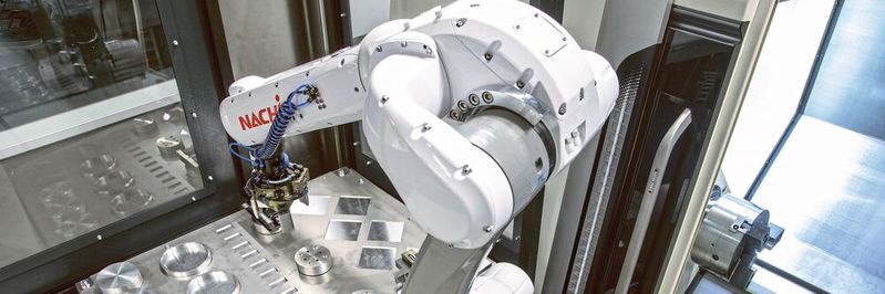 Automatisieren sichert Zukunft für KMU: Roboterwerkzeugmaschinen zum Be- und Entladen erschliessen zusätzliche Kapazität. Automatisieren sichert Zukunft für KMU: Roboterwerkzeugmaschinen zum Be- und Entladen erschliessen zusätzliche Kapazität.