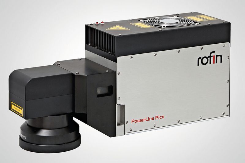 Der Power-Line Pico ist mit einer Pulslänge von 800 ps für das Markieren und Gravieren sowie das Dünnschichtabtragen und -strukturieren prädestiniert. Die hohe, variable Pulsfrequenz von 200 bis 800 kHz sorgt für schnelle Bearbeitungsverfahren und erlaubt höchstmöglichen Puls-zu-Puls-Überlapp. (Bild: Rofin)