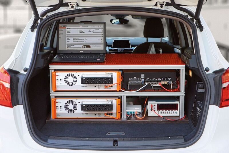 Bild 2: Das Set-up mit zwei ViGEM-Datenloggern im Kofferraum eines Fahrzeugs.