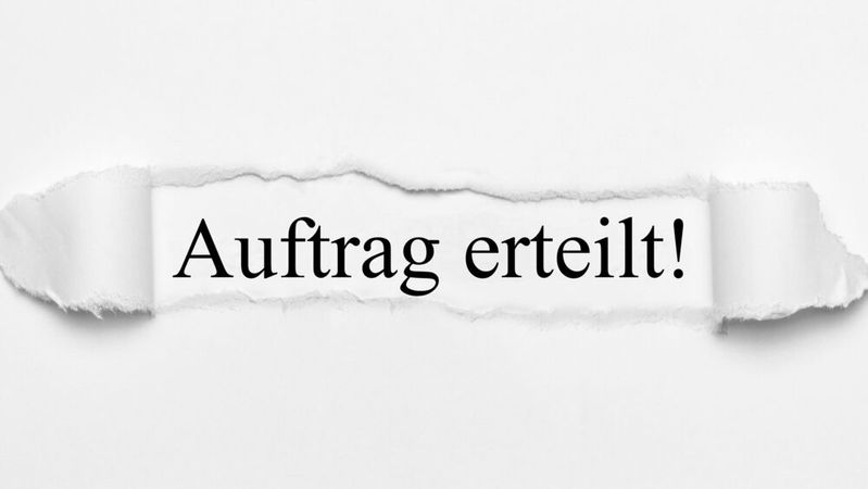 Der Zuschlag für den TI-Messenger von Famedly wurde im Dezember 2025 erteilt.(Bild: ©  magele-picture – stock.adobe.com)