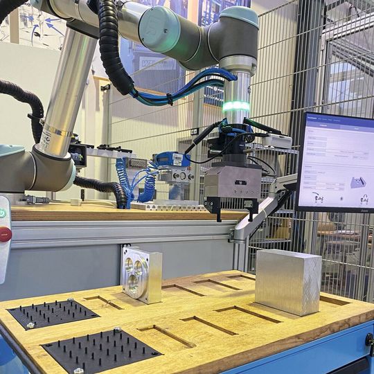 Automationslösungen gelten als ein mögliches Mittel, dem steigenden Fachkräftemangel zu begegnen. Auf der Metav 2022 erhalten Interessierte umfangreiche Möglichkeiten, sich über dieses Thema zu informieren. Automationslösungen gelten als ein mögliches Mittel, dem steigenden Fachkräftemangel zu begegnen. Auf der Metav 2022 erhalten Interessierte umfangreiche Möglichkeiten, sich über dieses Thema zu informieren.