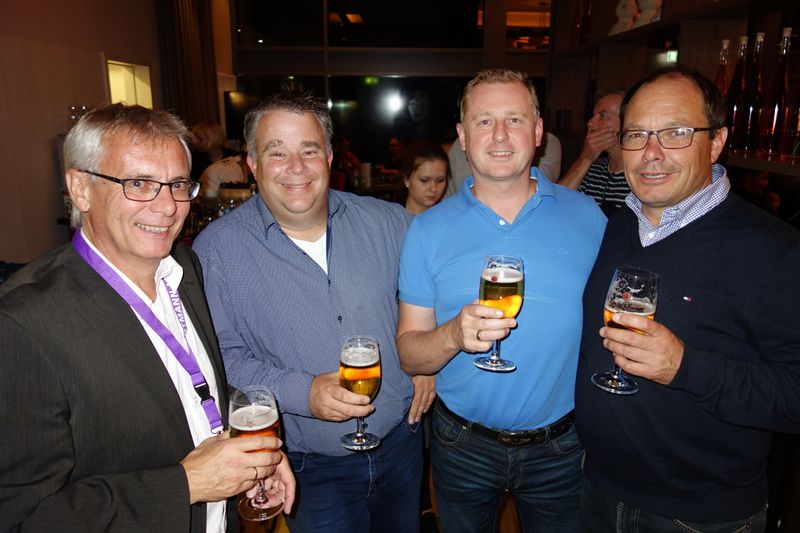 (v. l.) Andreas Bökemeyer, Wortmann, mit Patrick Pauly und Alexander Thorn, Pauly Büromaschinen, und Andreas Kreft, Reese IT (Bild: IT-BUSINESS)