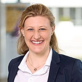 „Wir rücken die Wünsche des Kunden in den Mittelpunkt und definieren Prozesse neu, so dass am Ende eine vernetzte Produktion entsteht.“ Julia Möller, Senior Product Specialist bei SAP