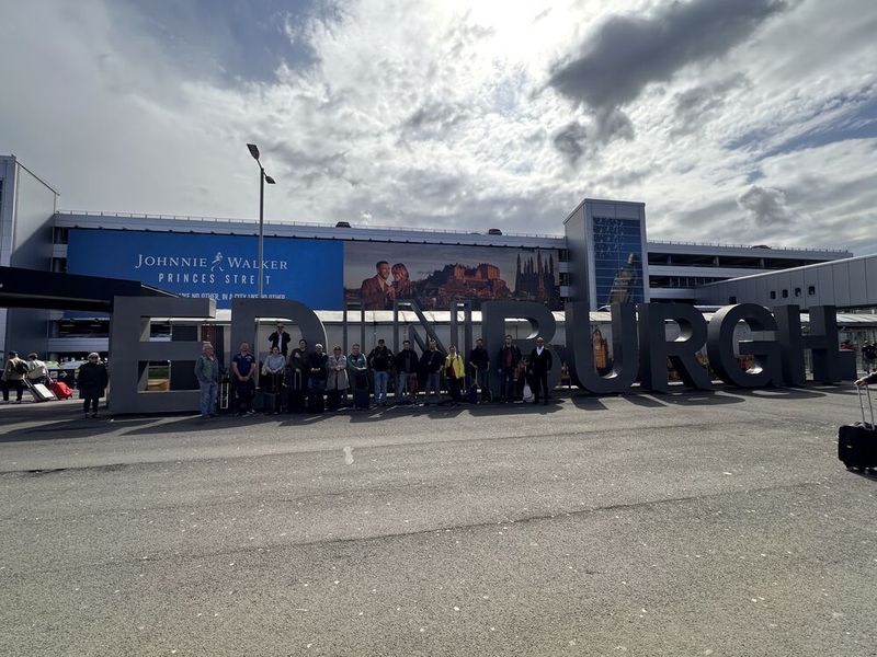 Mit Sonnenstrahlen verlassen wir das bezauberne Edinburgh. (Bild: Vogel IT-Medien GmbH)
