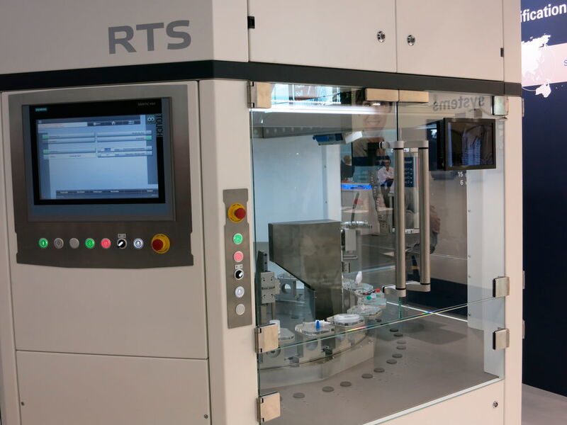 Die kurvengesteuerte Rundtaktanlage Teamed RTS von Teamtechnik eignet sich für die Montage medizintechnischer Produkte in sehr großen Stückzahlen. (Reinhardt)
