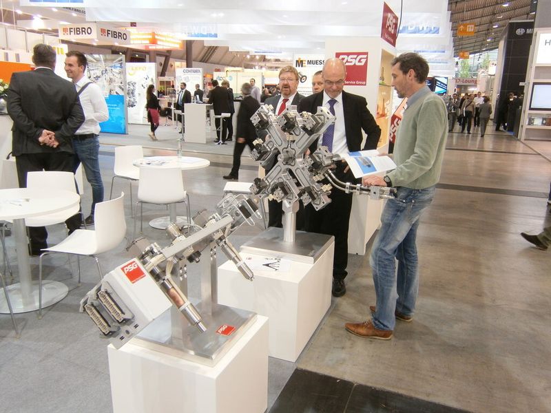 Und ab hier erleben Sie immer wieder, was es sonst noch so auf der Premiere der Moulding Expo zu erleben gab. Mit dabei sind ein Trabi, ein BMW i8, diverser Boliden der Formula Student, ein Rennsimulator, Bauteile, Werkzeugmaschinen und vieles Mehr...die Moulding Expo hat gemäß den Aussagen der Initiatoren ihr Versprechen erfüllt, der Branche eine neue, optimierte Präsentationsplattform zu bieten. (Bild: Königsreuther)