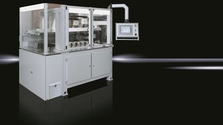 Der Klemmenbestückungsautomat Athex kann die im Schaltschrank in großer Stückzahl verbauten Klemmen automatisiert auf Hutschienen montieren. (Bild: Kiesling)