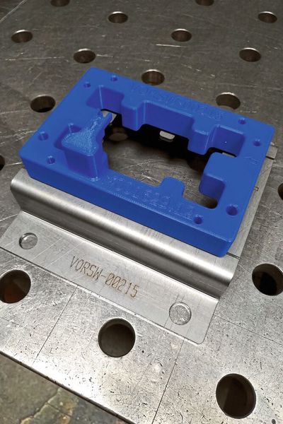 Die Herstellung von Vorrichtungen aus modernen Thermoplasten sorgt bei einigen Bauteilen für Zeiteinsparungen bis 50 %.  (Bild: Mawe Presstec)