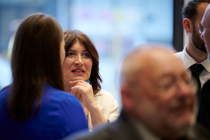 Impressionen vom ELEKTRONIKPRAXIS Frühlingsfest 2023 im Ketterer Kunst mit der Verabschiedung von Johann Wiesböck.  (Bild: © EYE AM CHRIS)