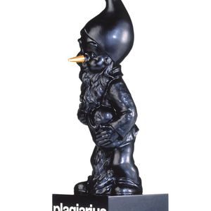 Die Trophäe des Plariarius ist ein schwarzer Zwerg mit goldener Nase. Diese soll laut Verein die immensen Profite symbolisieren, die ideenlose Nachahmer auf Kosten von innovativen Unternehmen erwirtschaften. (Bild:  Aktion Plagiarius e.V.)