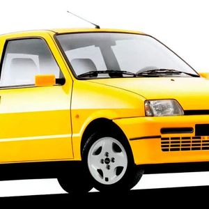 Fiat Cinquecento Sporting: quirliger und markanter Kompaktwagen mit hohem Sympathiefaktor für kleines Geld. Wem die 40 kW/54 PS des Serien-1,1-Liter-Reihenvierzylinders zu wenig sind, der sollte Ausschau nach einer der seltenen Turboumbauten halten, die Tuningfirmen wie Hörmann, Novitec und andere anboten. Diese bringen den kleinen Italiener in 7,9 Sekunden auf 100 km/h und auf bis zu 200 km/h Höchstgeschwindigkeit. Im guten Zustand gibt es den Cinquecento Sporting bereits für unter 3.000 Euro.(Bild:  Fiat)
