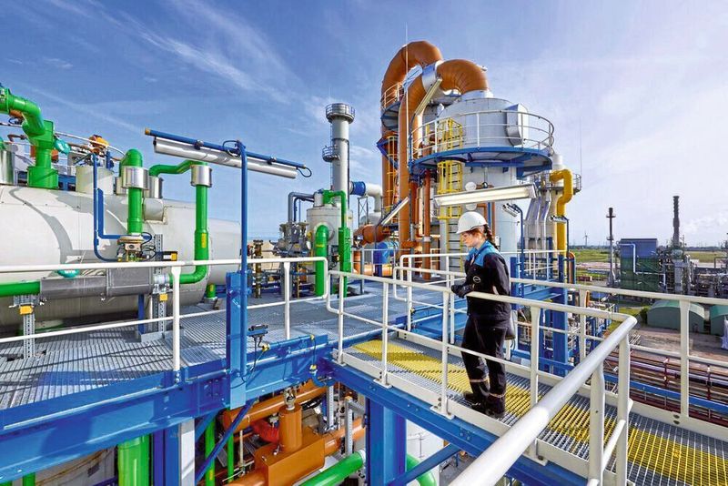 Das geplante LNG-Terminal macht den Chemiepark an der Waterkant zum Zentrum der Energie- und Rohstofftransformation. (Bild: Covestro)