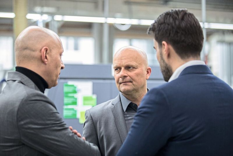 Dank der guten Zusammenarbeit und dem kurzen Draht zu Citizen vertraut Peter Loga schon seit mehr als 20 Jahren auf Cincom- und Miyano-Drehmaschinen. (Citizen Machinery Europe GmbH)