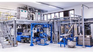 Bei den schlüsselfertigen Compoundieranlagen von Coperion kommen alle Schlüsselkomponenten für die wesentlichen Prozessschritte aus eigener Entwicklung und Produktion. (Coperion)