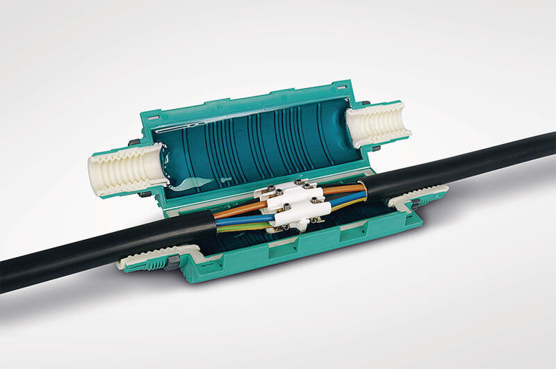 Komplettset: die Kabelgarnitur, das patentierte Schraubsystem für Zugentlastung und ein Verbinderblock. (Hellermann Tyton)