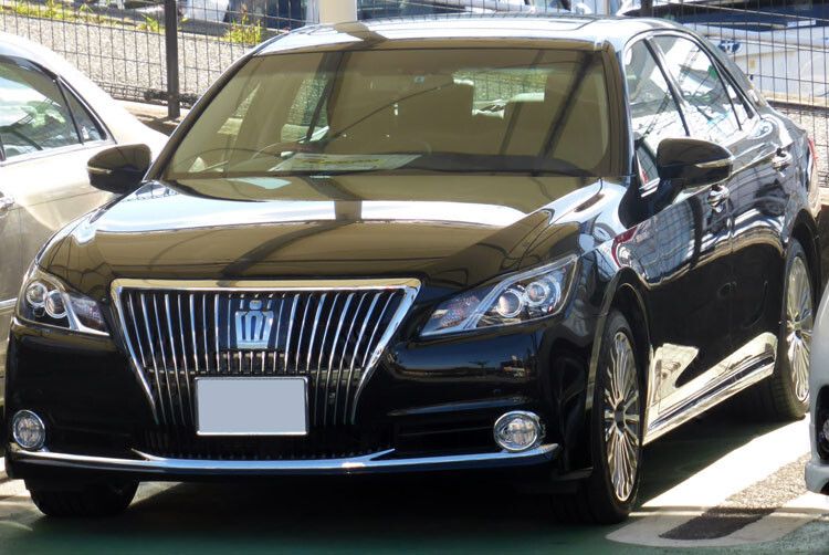 Platz 3 (816 Einheiten): Die Taxiversion mit LPG-Antrieb des E-Klasse-Rivalen Toyota Crown (Comfort). Dies ist die mittlerweile 14. Generation des japanischen Pkw-Klassikers, der in den 80er Jahren auch schon mal – erfolglos – in Deutschland angeboten wurde. (Foto: Tokumeigakarinoaoshima/Wikimedia/CC-Zero)