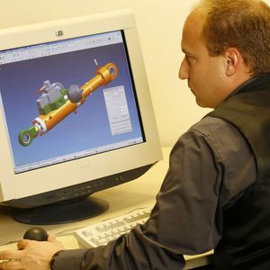 Hydraulikzylinder nach Kundenwunsch: Mit dem elektronischen Katalog E-Kat können alle möglichen Produktvarianten in 3D am Bildschirm konfiguriert werden.