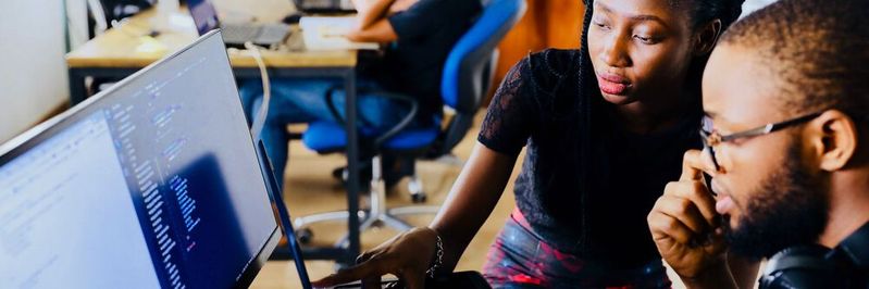 Die Devise „Vier Augen sehen mehr als zwei“ greift auch in der Qualitätssicherung bei der Software-Entwicklung. Die Devise „Vier Augen sehen mehr als zwei“ greift auch in der Qualitätssicherung bei der Software-Entwicklung.