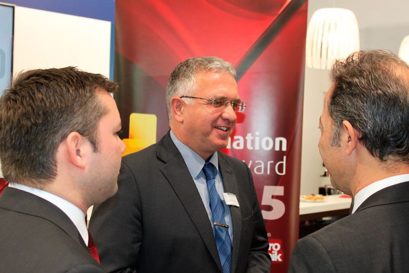 Unter allen neun Shortlist-Platzierten wurden am 25. November 2015 auf der SPS IPC Drives in Nürnberg die drei besten Automatisierungs-Apps mit dem automation app award von elektrotechnik gekürt. (elektrotechnik)