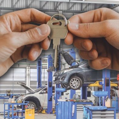 Die Nachfolgeregelung treibt viele Kfz-Unternehmer um – fünf sehr unterschiedliche Beispiele aus freien Werkstätten zeigen, wie sie gelingen kann. (Bild: © bookybuggy - stock.adobe.com)