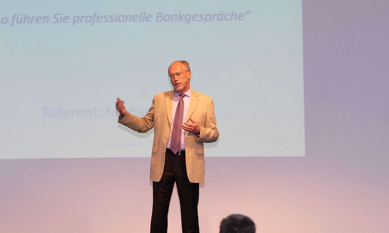 Den zweiten Teil des Tages mit den nicht technischen Managementthemen eröffnete der unabhängige Finanzexperte Michael Vetter – Spezialgebiet Kreditgespräche (Archiv: Vogel Business Media)