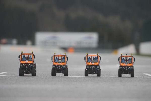 Eine Renn-Runde in Spa-Francorchamps mit Lego Unimog – das kann ja spannend werden.  (RWTH Aachen/ika)