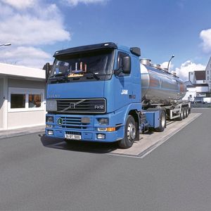 Die LKW-Fahrer bedienen diese Terminals selbst, zeichnen ihre Wägevorgänge und alle Schritte beim Be- oder Entladen auf. (Bild:  Schenck)