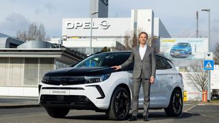 Mit dem neuen Grandland plant Opel-Chef Florian Huettl für sieben bis acht Jahre. (Bild: Stellantis)