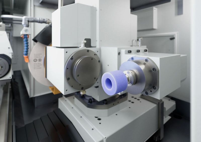 Mit diesem System gelingt das exakte Innenschleifen mit der UG-Baureihe von Emag. Es handelt sich um direkt angetriebene Spindeln plus sehr steifer Maschinenkinematik. Das pusht die Oberflächenqualität der Werkstücke und deren Maßgenauigkeit. (Bild: Emag)