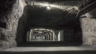 Als erste nicht zusätzlich befeuerte Energiespeicher-Anlage der Erde mit komprimierter Luft wird das neue Druckluftspeicherkraftwerk in einem alten Salzbergwerk in China bezeichnet. (©roostler - stock.adobe.com)