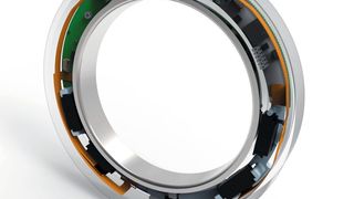 Das spezifisch für diesen Einsatz entwickelte Sensorsystem misst mit einer hohen Auflösung die Verlagerung der Spindelwelle unter Last in fünf Raumrichtungen – drei translatorisch und zwei rotatorisch. (Schaeffler)