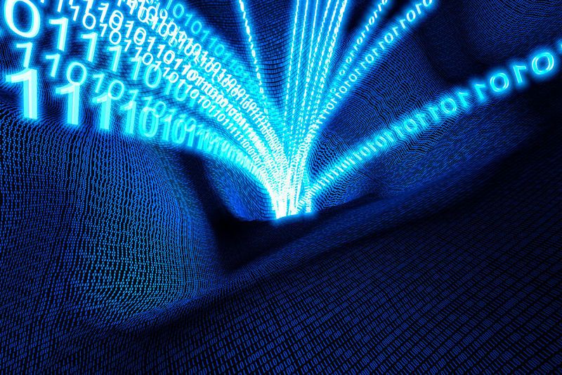 4. Informationsflut: „Alles“ produziert Daten, die sich in einem Informationsberg nach und nach anhäufen. Hier ein Konzept zu finden, die verschiedenen Daten einzuordnen, zu analysieren und zu verbinden, sehen die US-Marktforscher ebenfalls als unter den Top-Ten-Technology-Trends 2016. So sollen fortschrittliche Semantik-Tools wie Graphdatenbanken Ordnung in das Informations-Chaos bringen. (© Gorgsenegger - Fotolia)
