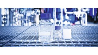 Mit Ökostrom hergestellter E-Diesel aus Luft und Wasser. (Audi)