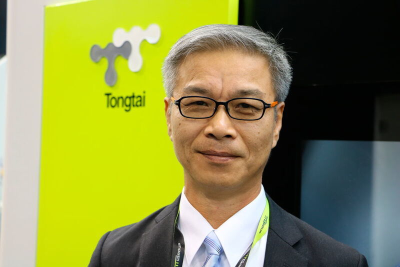 Die Messe nutzt Managing Director James Huang von Tongtai Europe nicht nur für die Präsentation der Maschinen, sondern auch um neue Vertriebspartner in Deutschland und Europa kennenzulernen. Der taiwanesische Werkzeugmaschinenhersteller vertreibt seine Maschinen hauptsächlich über Händler. (Gillhuber)