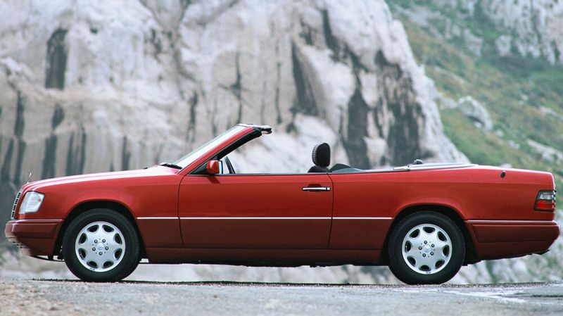 Das Cabriolet machte den Namenswandel ebenfalls mit. (Bild: Mercedes-Benz)